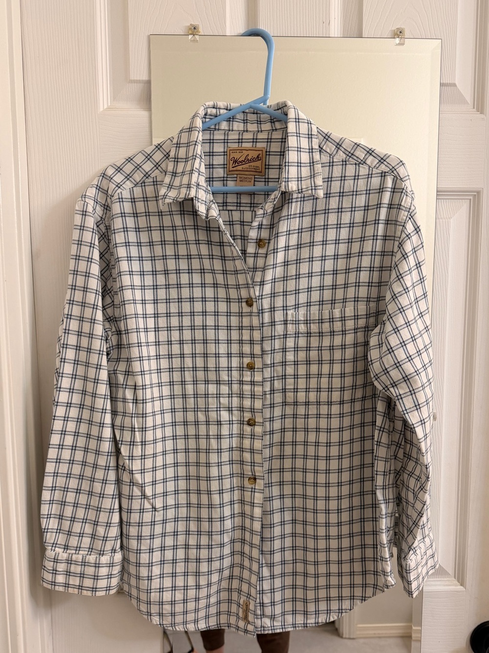 Woolrich Womenโs Button down Long-Sleeve Shirt